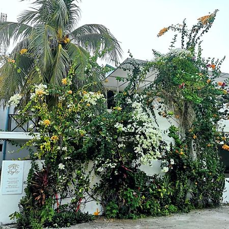 Keyla Inn Thulusdhoo Bagian luar foto