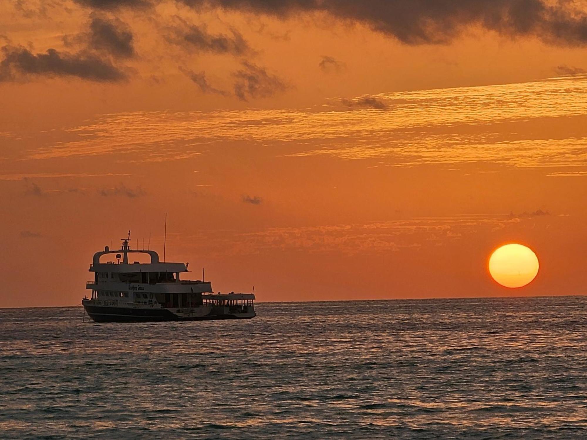 Keyla Inn Thulusdhoo Bagian luar foto